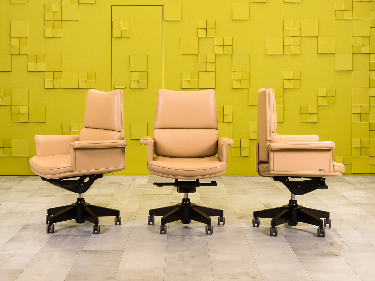 Офисное кресло руководителя на колесах MASCHERONI Кожа Бежевый Италия_КРКБ-170624