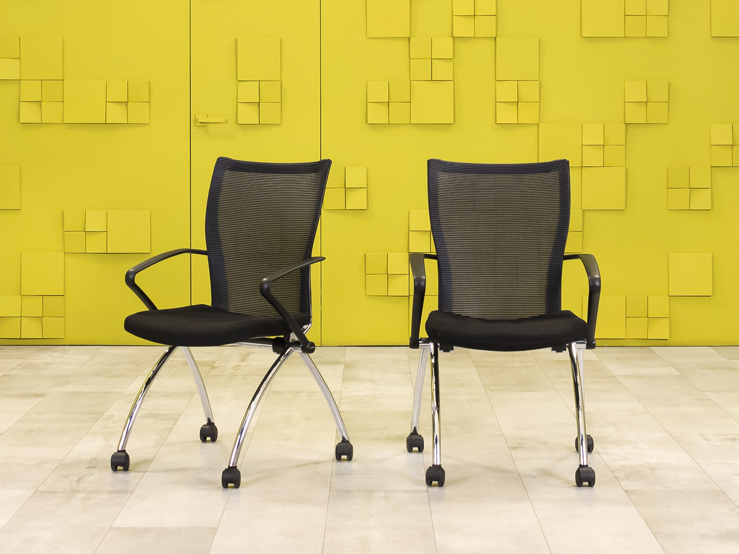 Конференц кресло для переговорной  BENE Ткань Чёрный Австрия  КНТЧ1-03025