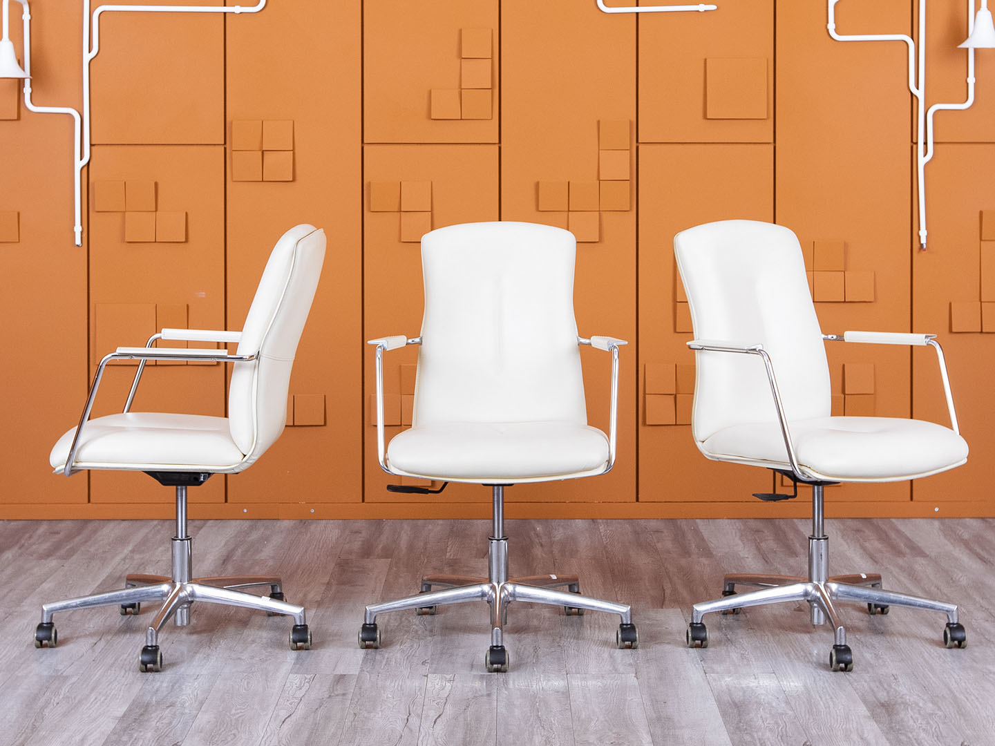 Конференц кресло для переговорной  Бежевый Кожа CODUTTI   (УНКБ-18053)