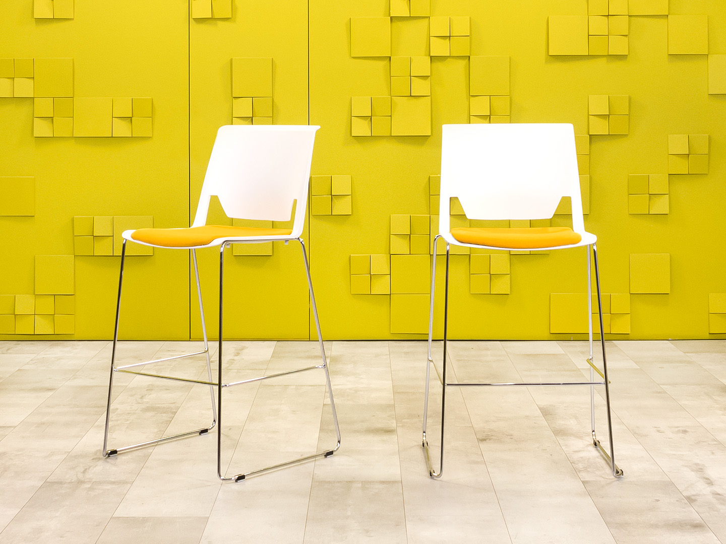 Барный стул на ножках Ткань HAWORTH США_УНТЖ-200723