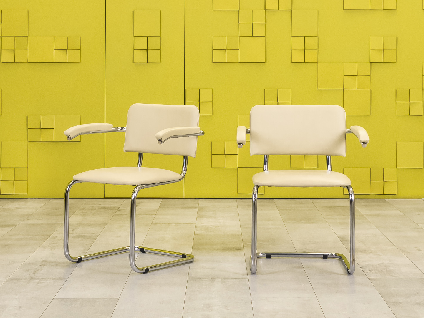 Конференц кресло для переговорной Кожзам Бежевый  КДКБ-09105