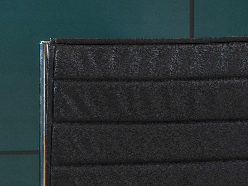 Офисное кресло руководителя на колесах Luxy  Кожа Чёрный Италия_КРКЧ-19042
