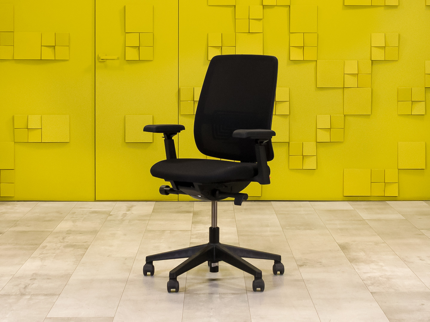 Офисное кресло для персонала на колесах HAWORTH Ткань Чёрный Германия_КПТЧ3-171024