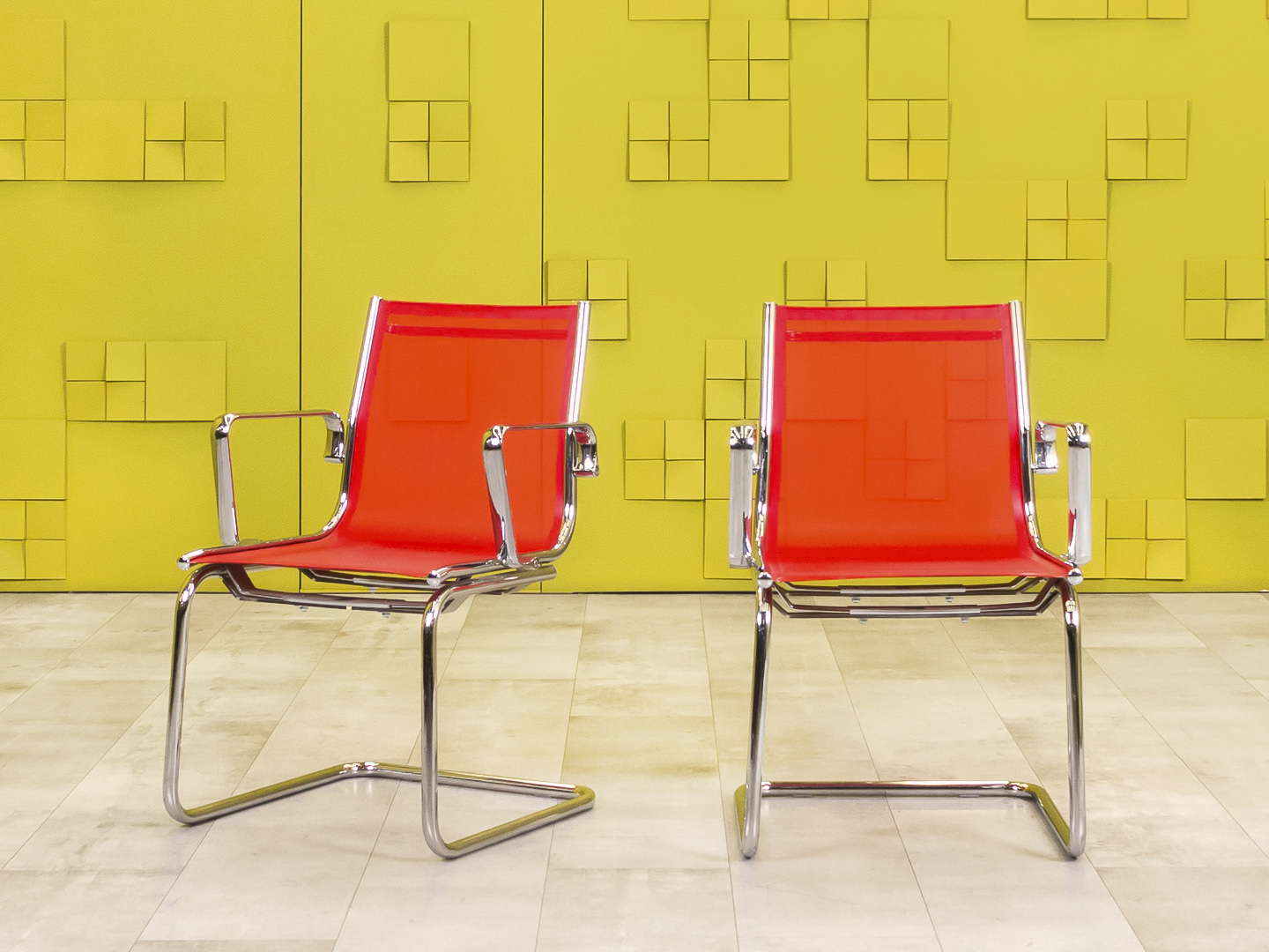 Конференц кресло для переговорной  Profoffice Сетка Красный Россия-Италия  КДТК-21045