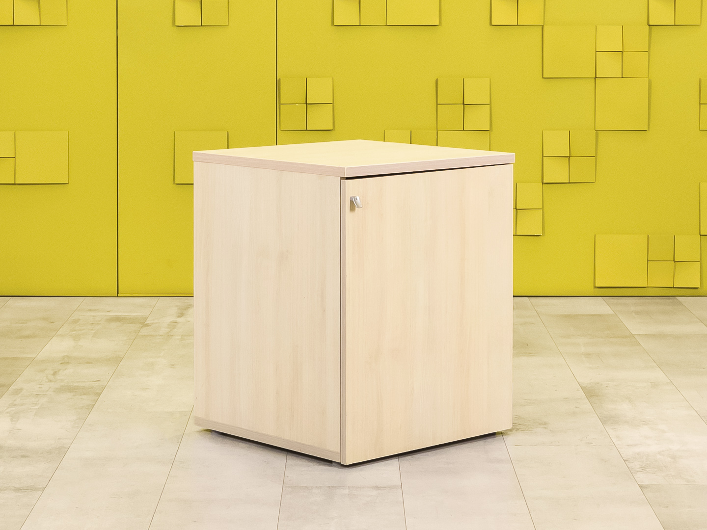 Офисная тумба для оргтехники  ЛДСП Клен  ТО1ДВ-10046