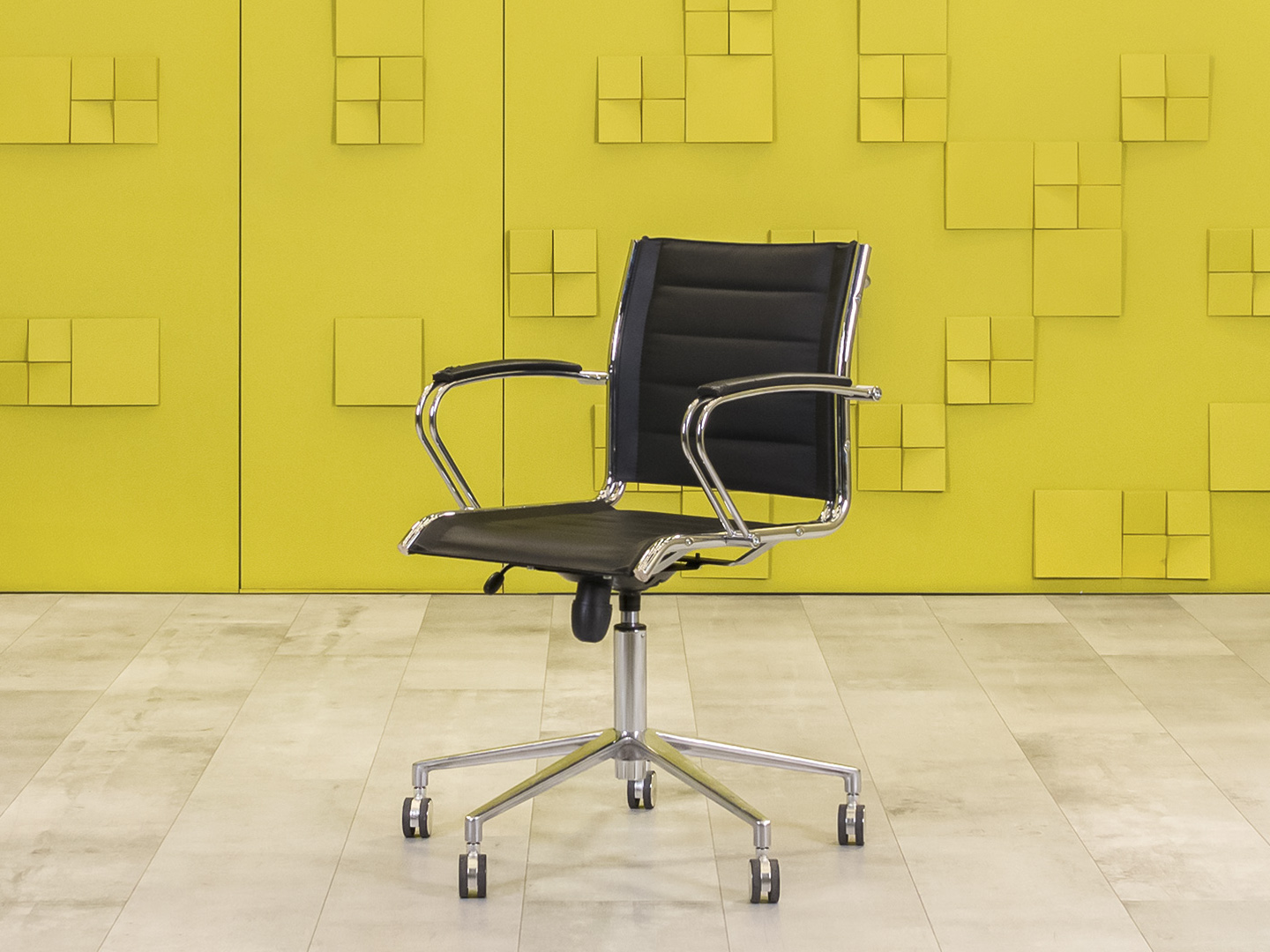 Конференц кресло для переговорной на колесах Кожзам Чёрный Россия_КНКЧ-310524