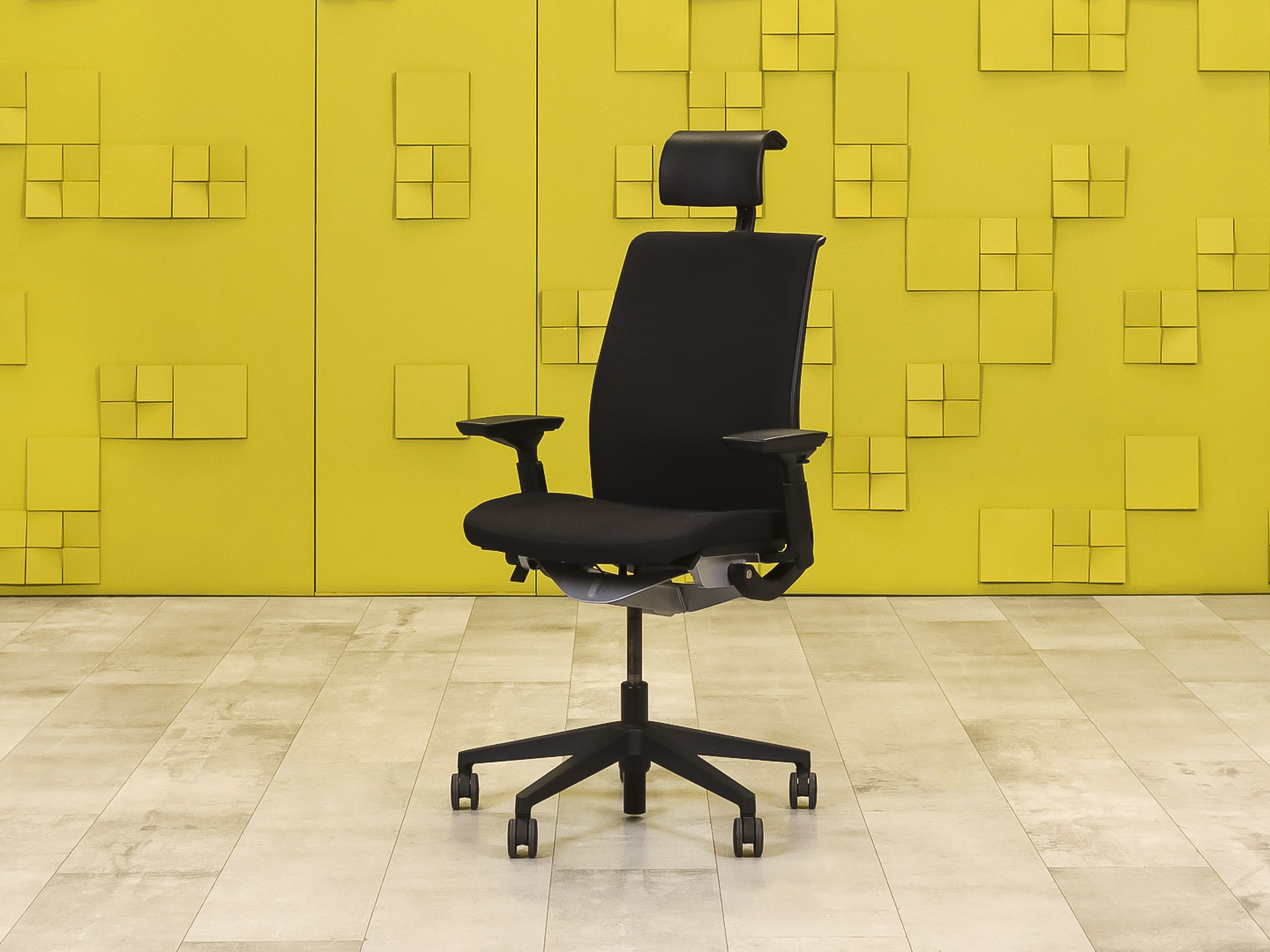 Офисное кресло руководителя на колесах Steelcase Ткань Чёрный Германия  КРТЧ-08076