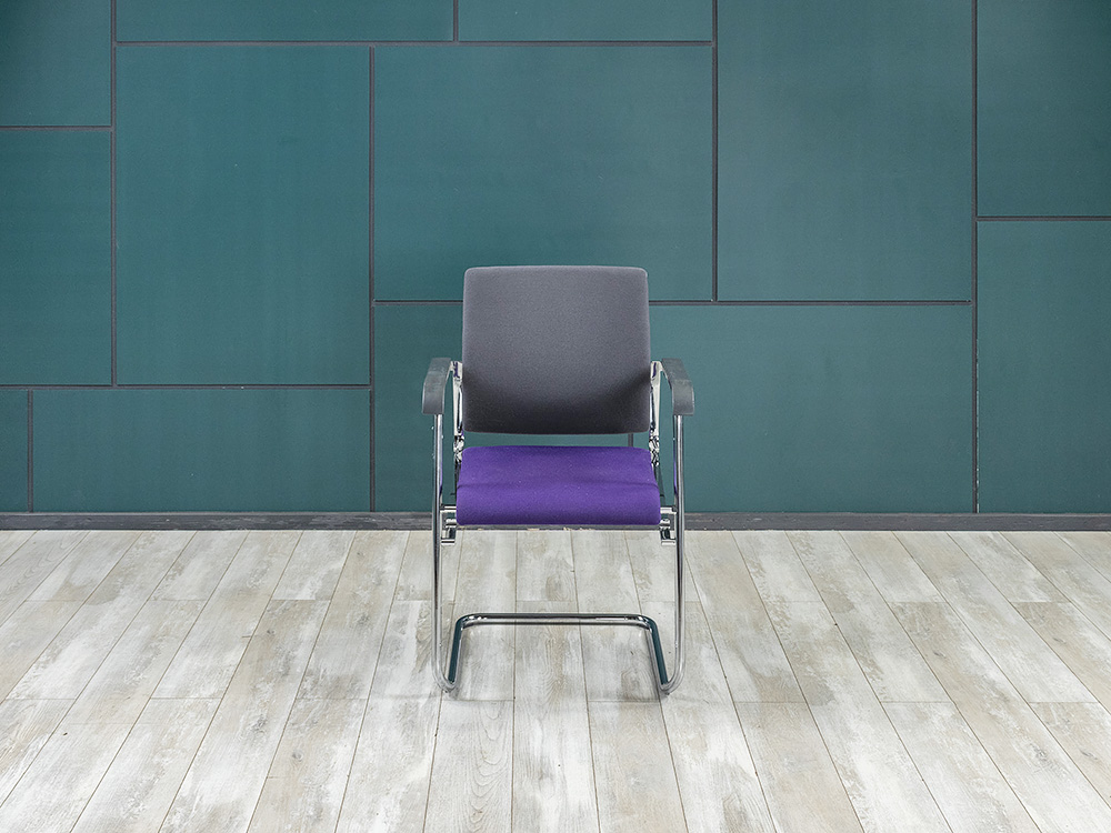 Конференц кресло для переговорной на полозьях Sito Wilkhahn Ткань Чёрный; Фиолетовый Италия_КДТФ1-29071