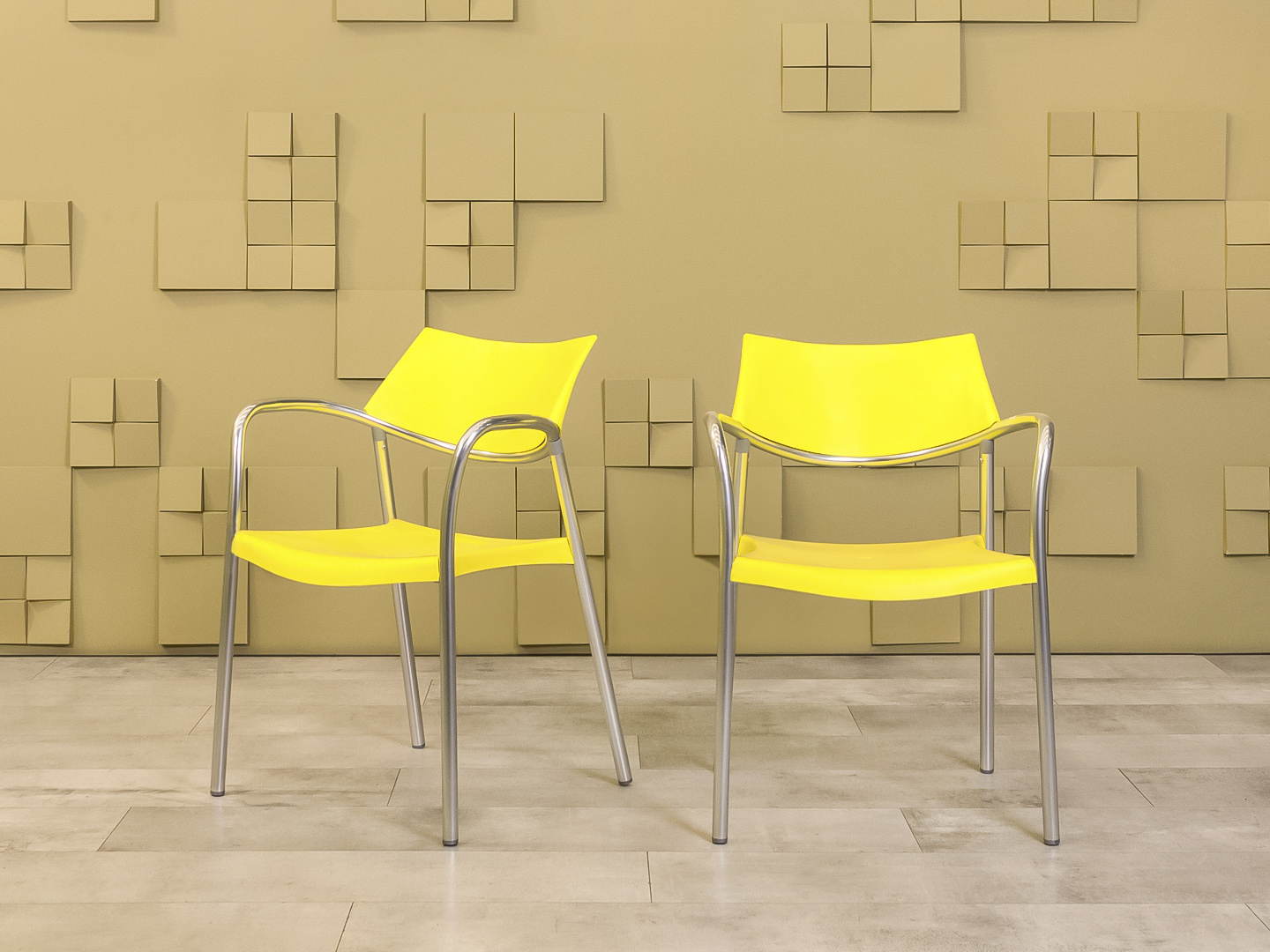 Конференц кресло для переговорной на ножках AMAT-3 Пластик Жёлтый Испания_КНПЖ-060823