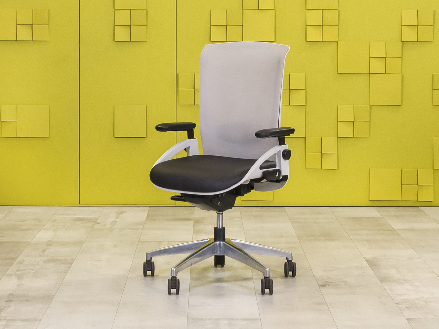 Офисное кресло для персонала на колесах Sputnik 182P Interstuhl Экокожа Чёрный; Серый Германия_КПКЧ-