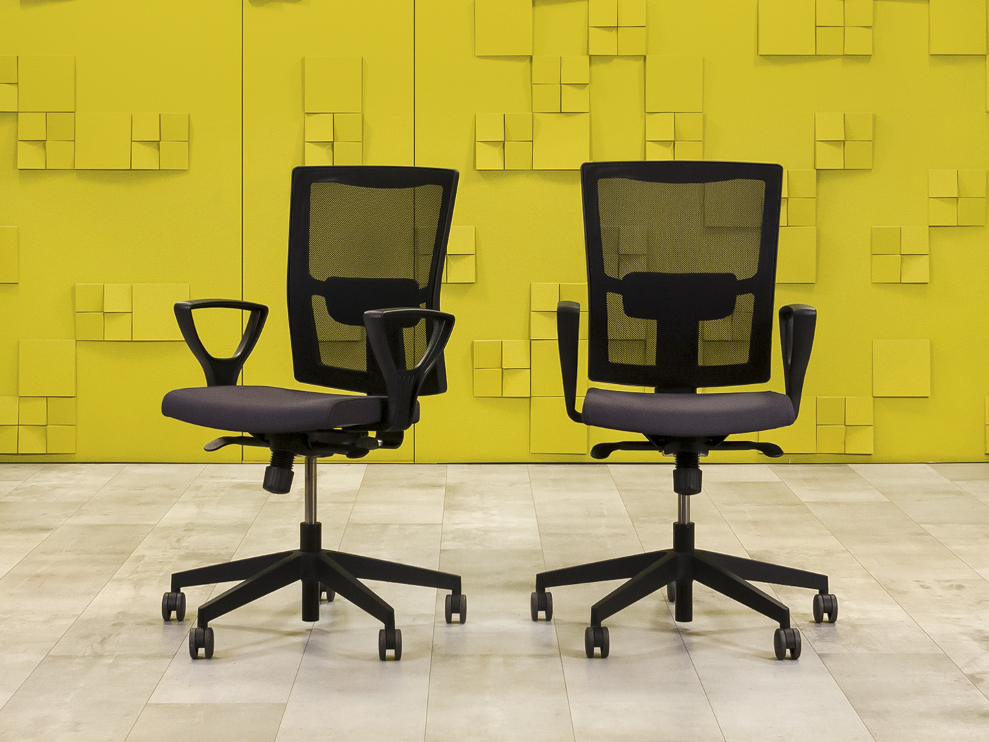 Офисное кресло для персонала на колесах Profim Ткань Серый Польша_КПТС-290623