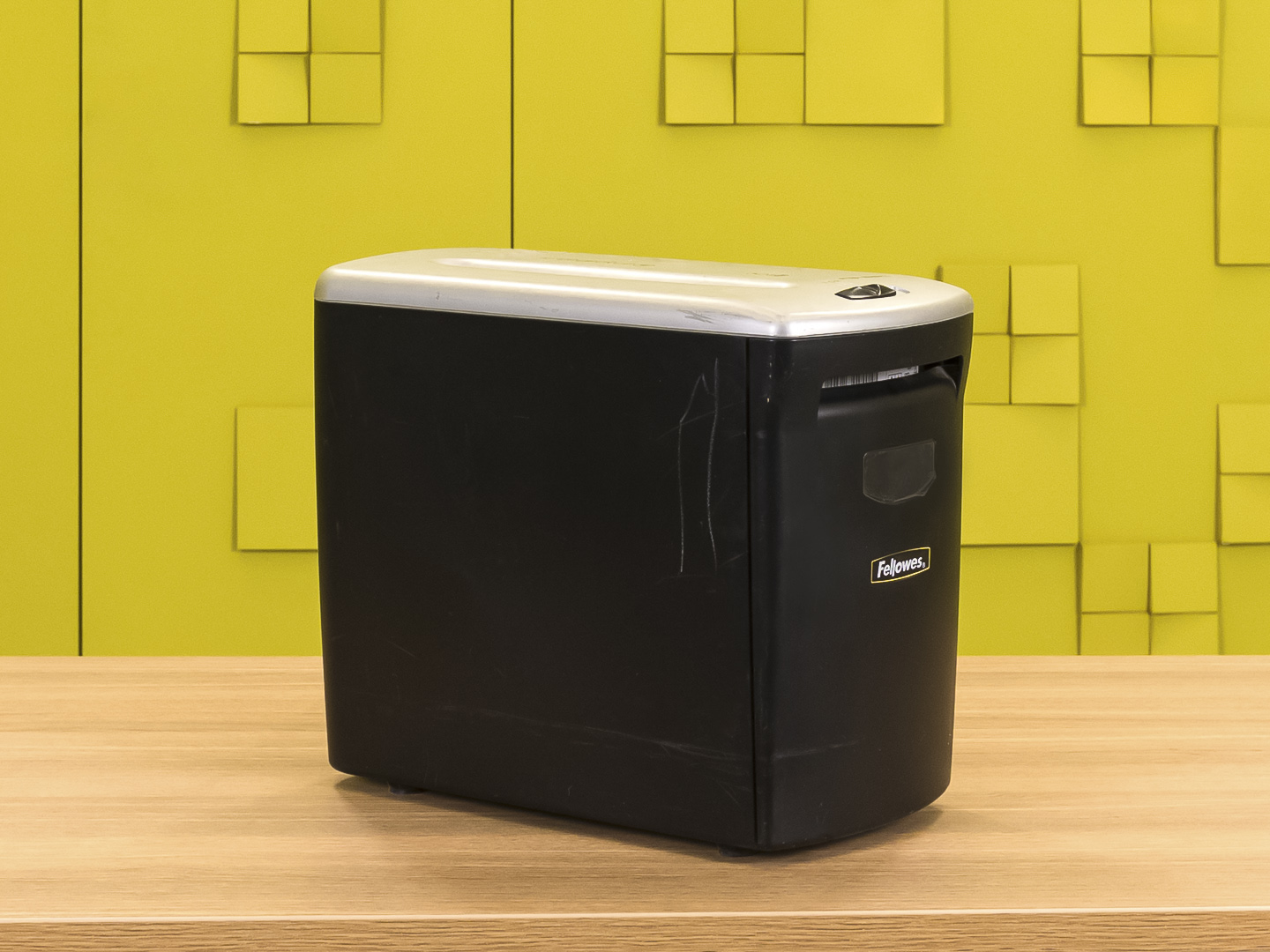 Шредер Fellowes пластик черный ШРЕДЕР-09046