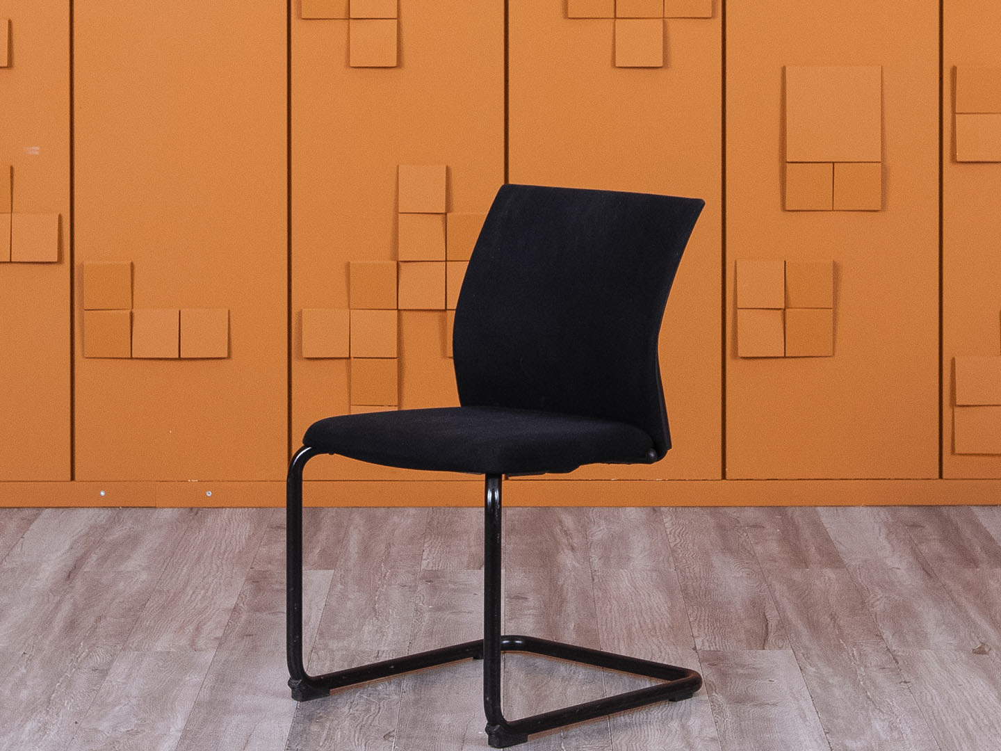 Офисный стул SteelCase ЛДСП Черный   (УДТЧ-05065)