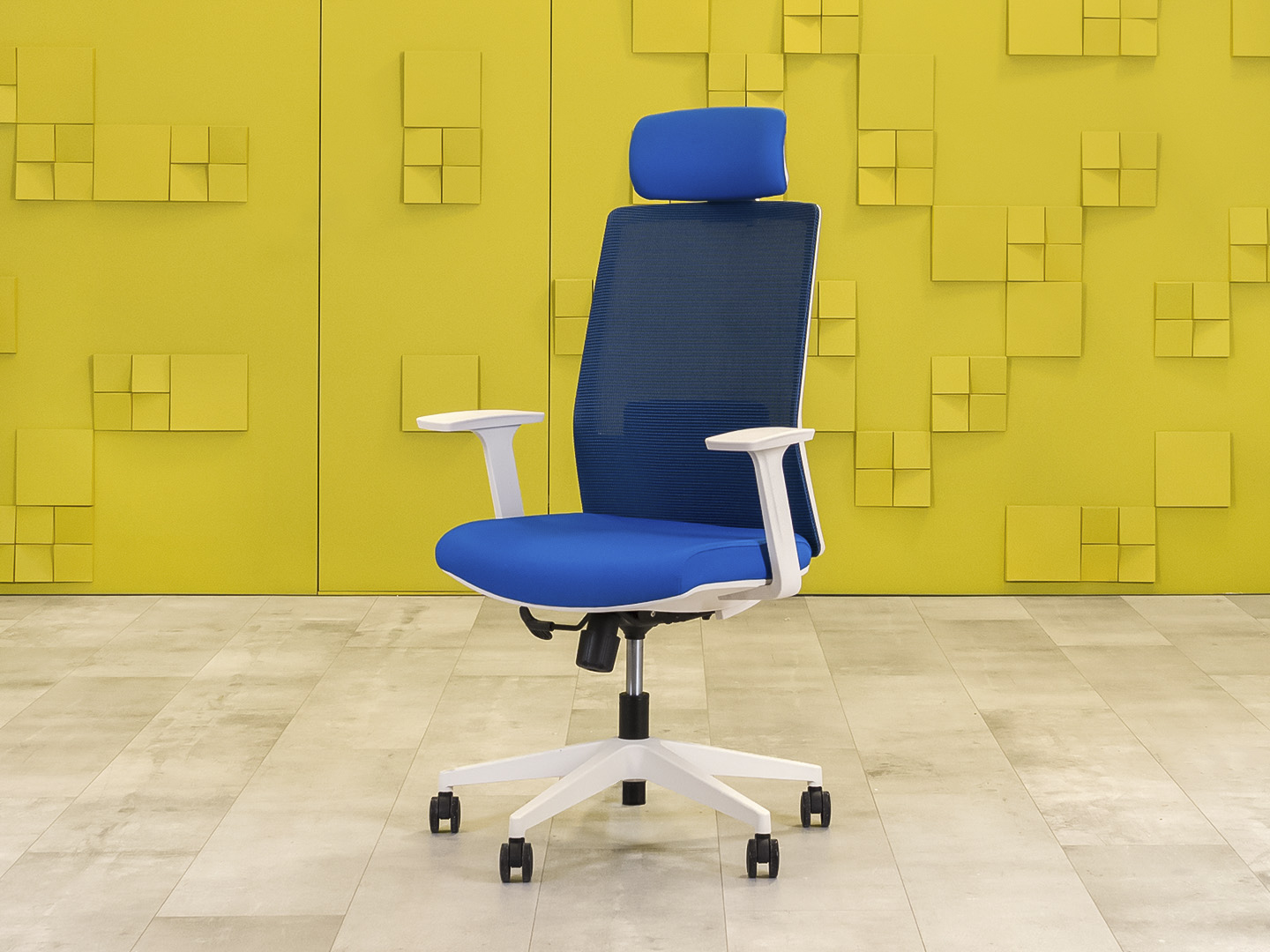 Офисное кресло руководителя на колесах Ткань Синий Импорт_КРТН1-271023