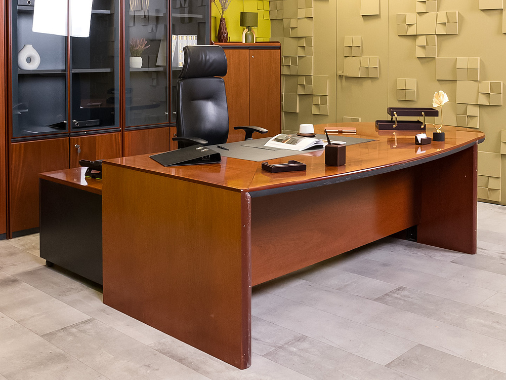 Кабинет руководителя ORA Массив Орех Италия