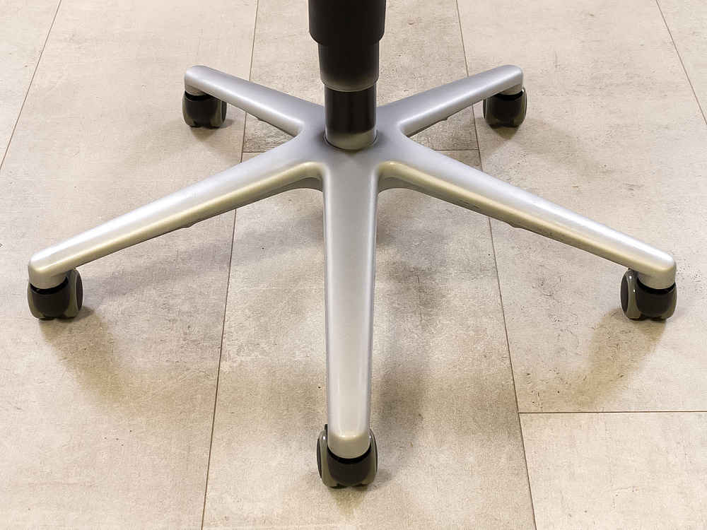 Офисное кресло для персонала на колесах Ткань Серый Импорт_КПТС-250324