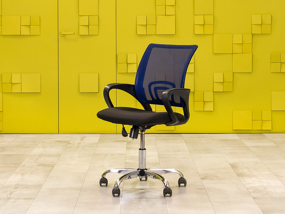 Офисное кресло для персонала на колесах LARK Ткань Чёрный; Синий Россия_КПТЧ5-221124