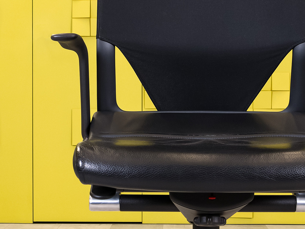 Офисное кресло руководителя на колесах Modus Small 274/7 Wilkhahn Кожа Чёрный Германия_КРКЧ-14081