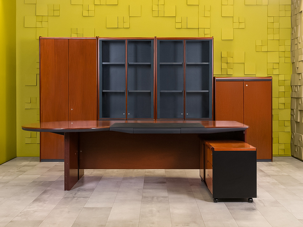 Кабинет руководителя ORA Массив Орех Италия