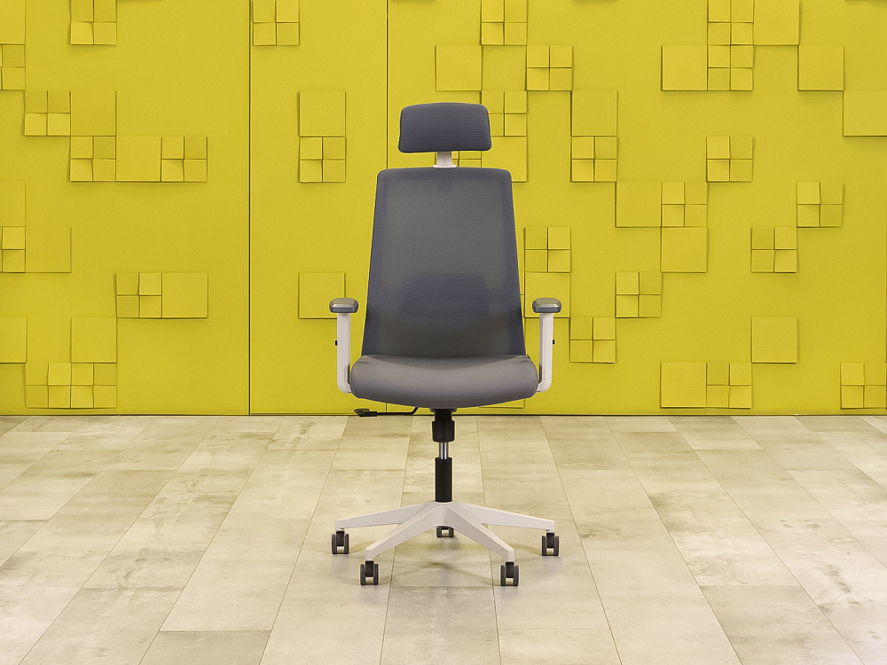 Офисное кресло руководителя на колесах ONLEAP Ткань Серый Импорт  КРТС-26016