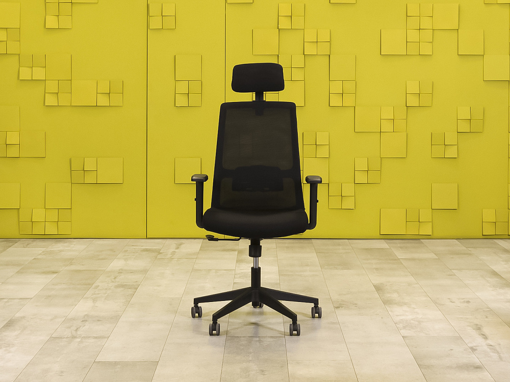 Офисное кресло руководителя на колесах ONLEAP Ткань Чёрный Импорт  КРТЧ-26016