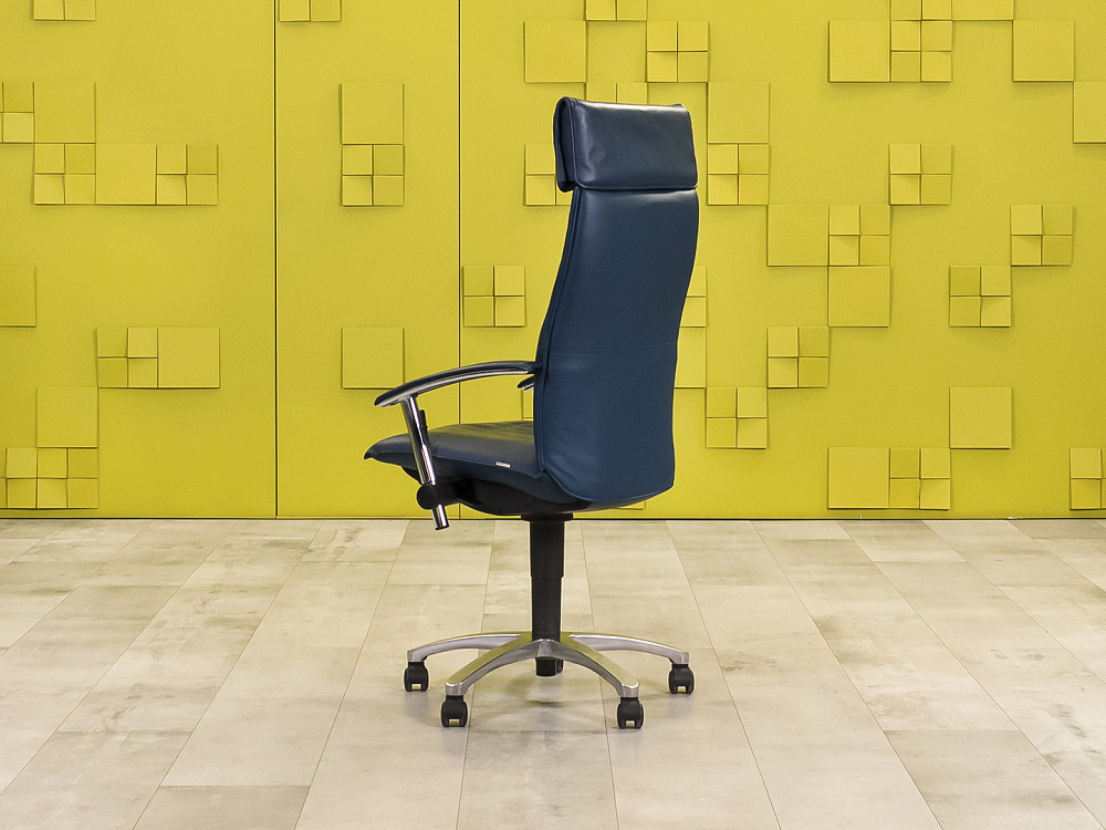 Офисное кресло руководителя на колесах TIGER SATO Кожа Синий Германия_КРКН-131123