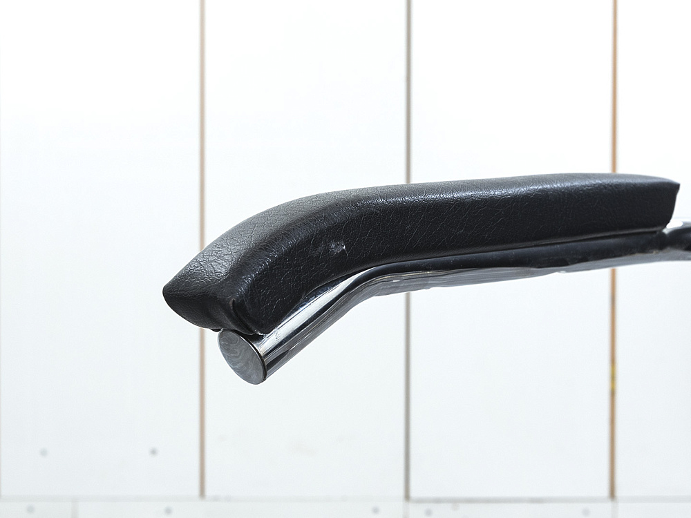 Конференц кресло для переговорной  Черный Кожзам    (УДКЧ-10073)