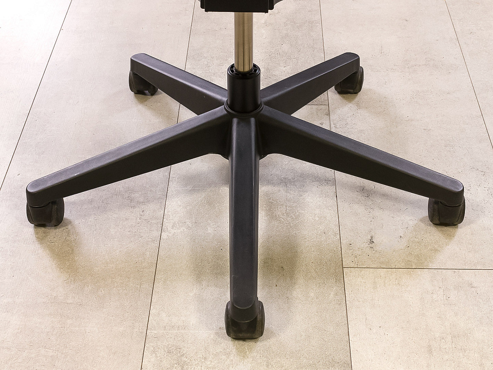 Офисное кресло руководителя на колесах Comforto HAWORTH Ткань Чёрный США_КРТЧ-091223