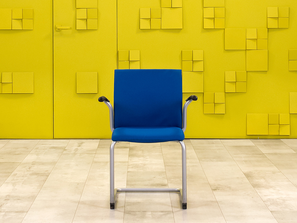 Конференц кресло для переговорной на полозьях Steelcase Ткань Синий Франция_КДТН1-281024