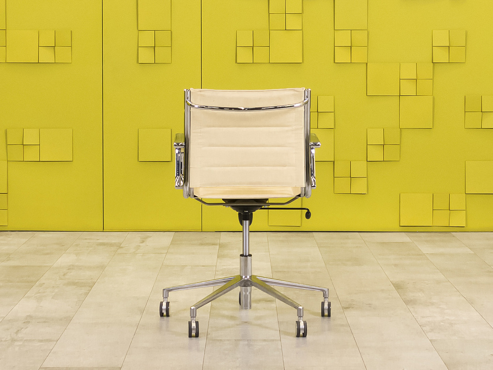 Офисное кресло для персонала на колесах  Кожа Бежевый Импорт  КПКБ-16083