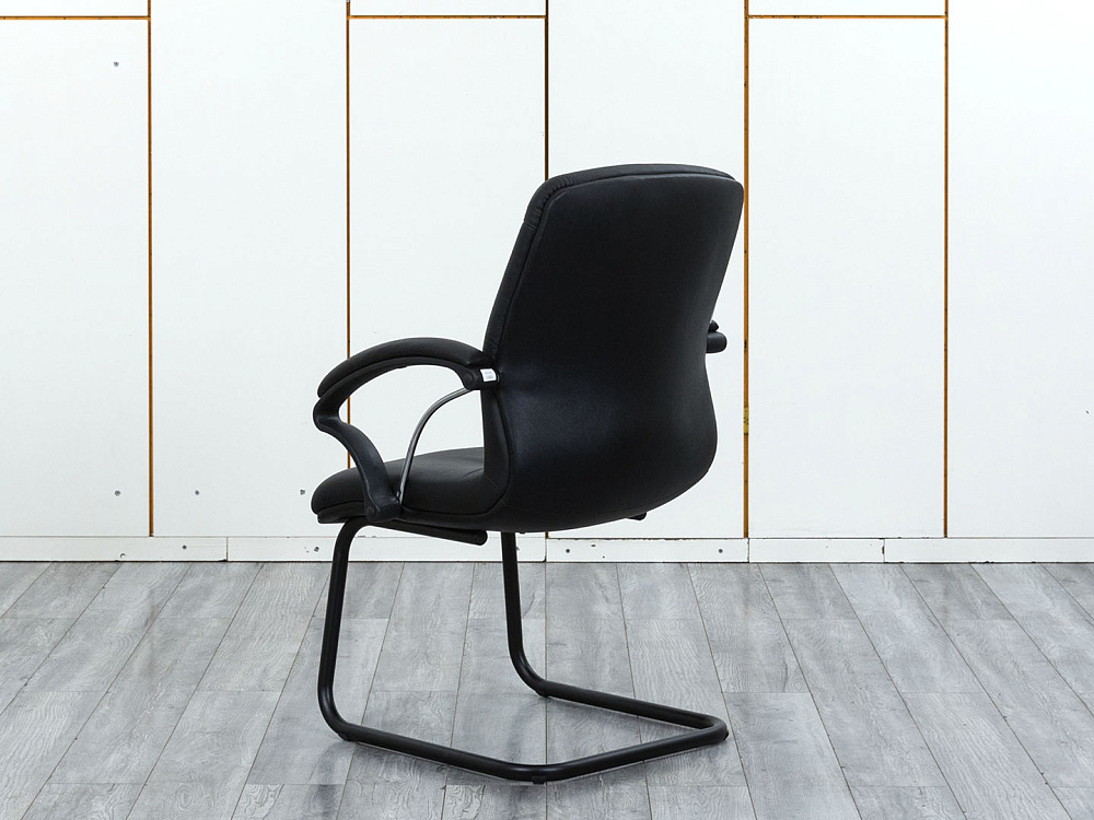 Конференц кресло для переговорной  Черный Кожа SAFARI Maxus  (УДКЧ-04104)