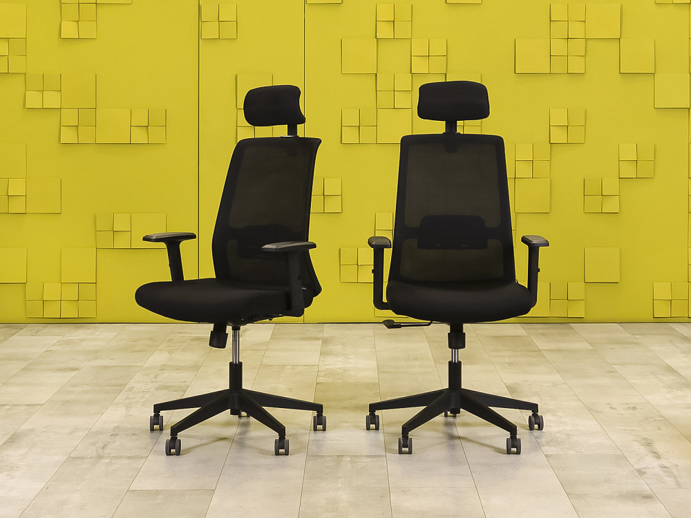 Офисное кресло руководителя на колесах ONLEAP Ткань Чёрный Импорт  КРТЧ-26016