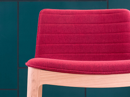 Офисный стул на ножках Andreu World Ткань Красный Испания_УНТК-261023