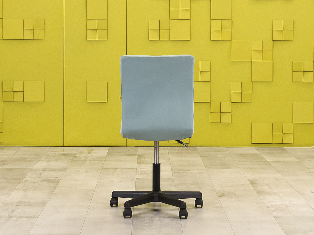 Офисное кресло для персонала на колесах Монро NEO-21 мята Ткань Зелёный Россия