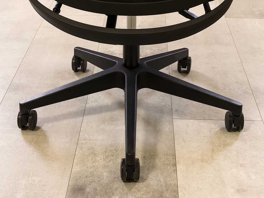 Офисное кресло руководителя на колесах Сетка Чёрный Импорт_КРТЧ6-271023