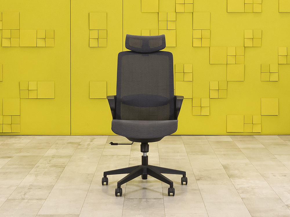 Офисное кресло руководителя на колесах   Чёрный   КРТС-12125