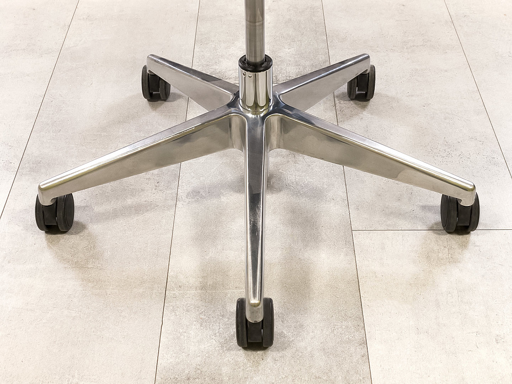 Офисное кресло для персонала на колесах NARBUTAS Ткань Чёрный Литва_КПТЧ7-290923