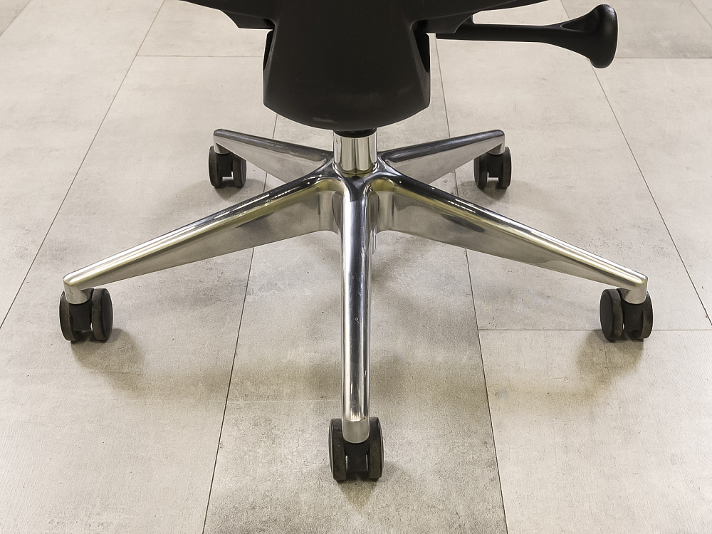 Офисное кресло руководителя на колесах       КРТЧ1-26036