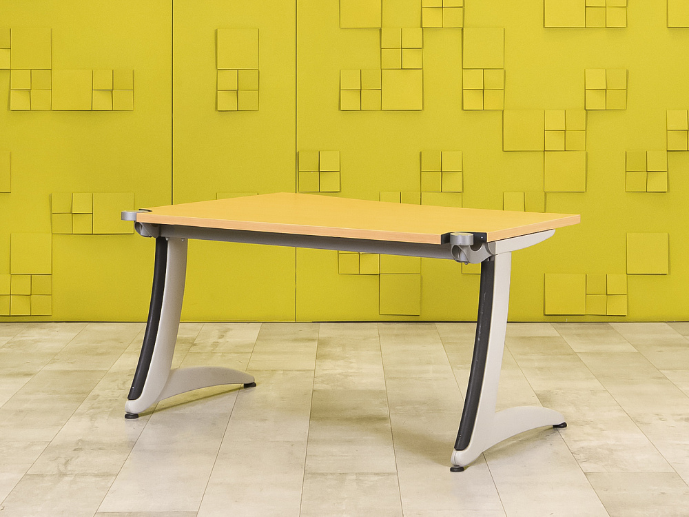 Офисный стол эргономичный Steelcase 1400x1000 ЛДСП Бук Франция_СПУВ-280923