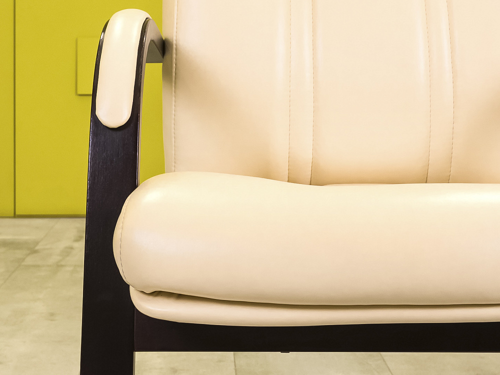 Конференц кресло для переговорной  Кожзам Бежевый Россия  КДКБ-19026