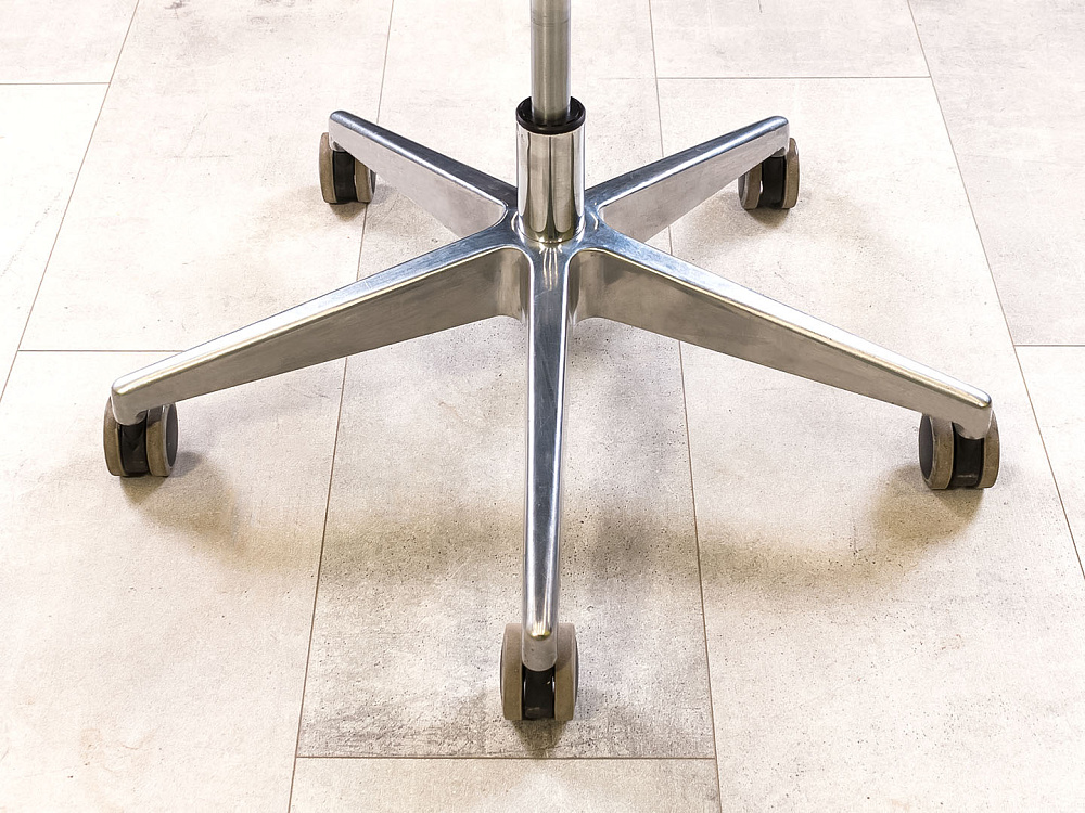 Офисное кресло руководителя на колесах ICE Executive Sitland Сетка Чёрный Италия_КРТЧ-131123