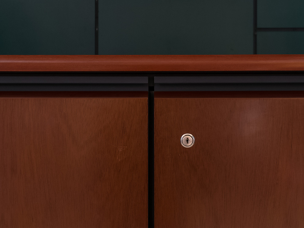 Шкаф в кабинет руководителя для документов Oyster ORA 930x450x1390 Закрытый Шпон Махагон; Серый Италия_ШД2ДШ1-08071