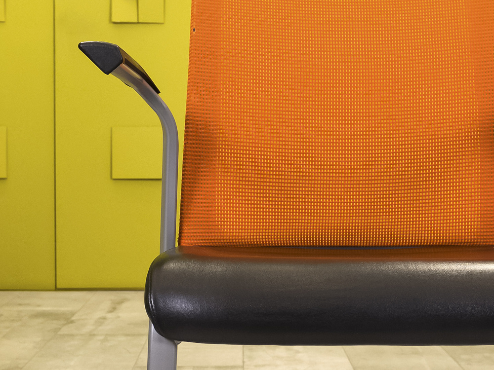 Конференц кресло для переговорной Steelcase Кожзам Чёрный Франция  КНКЧ-12026