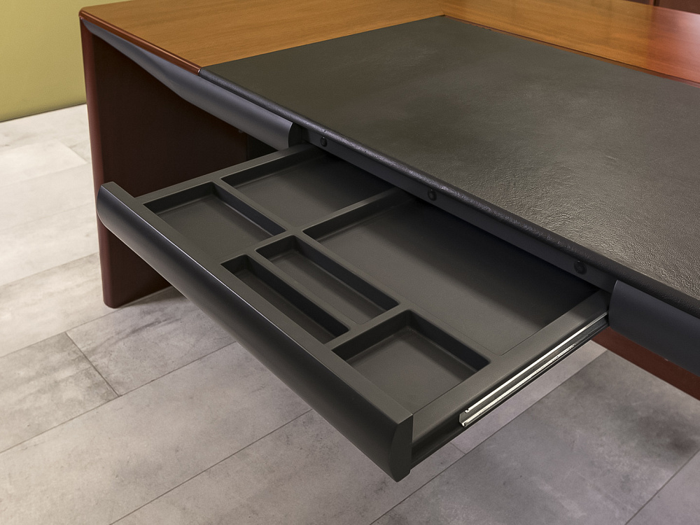 Кабинет руководителя  ORA Шпон Вишня Италия  КРШ-22016