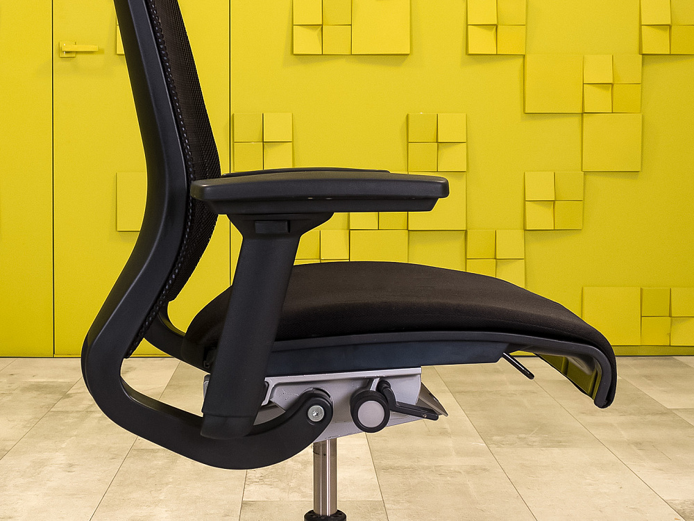 Офисное кресло для персонала на колесах Think Steelcase Ткань Чёрный Франция_КПТЧ-100924