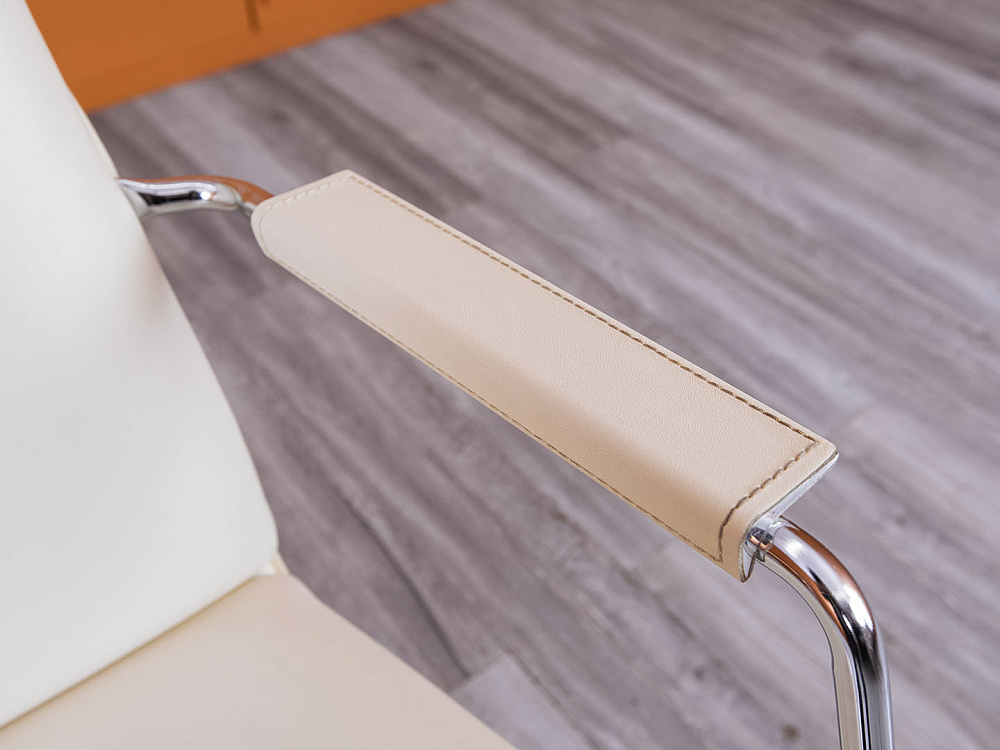 Конференц кресло для переговорной  Бежевый Кожа CODUTTI   (УНКБ-18053)