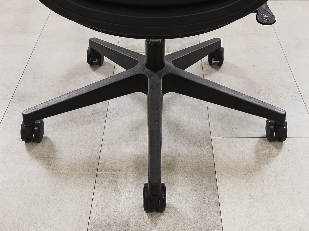 Офисное кресло руководителя на колесах   Чёрный   КРТС-12125