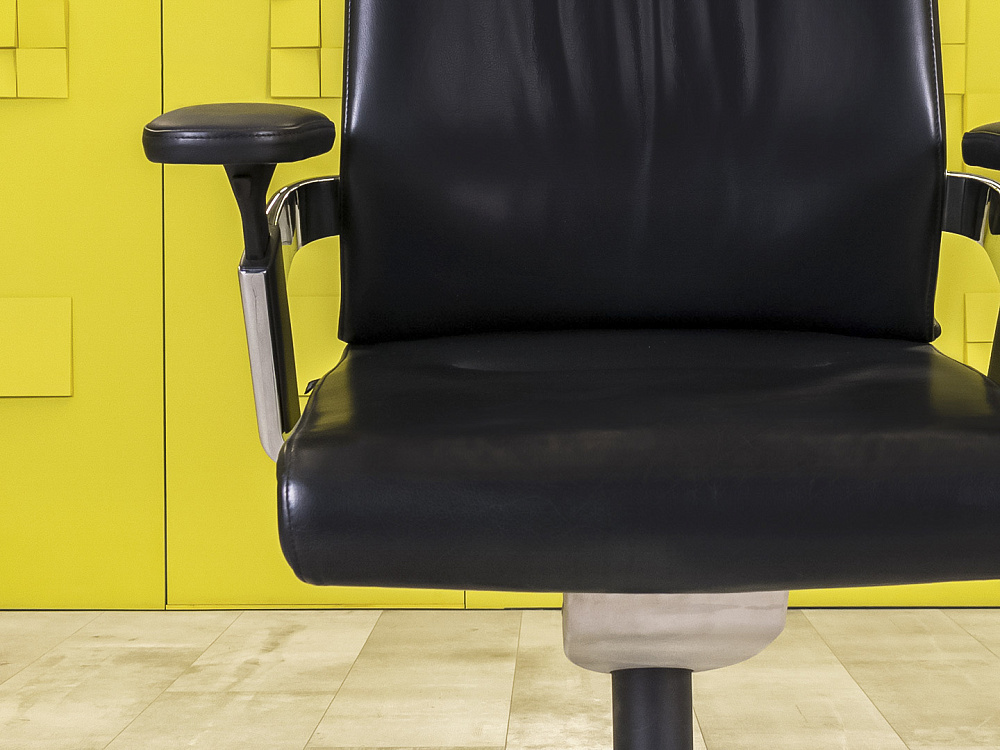 Офисное кресло руководителя на колесах ON Wilkhahn Кожа Чёрный Германия_КРКЧ-290524