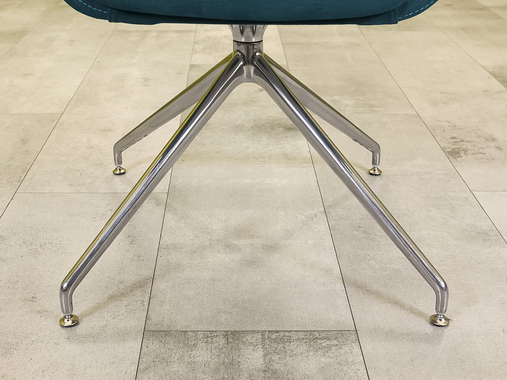 Мягкое кресло ARPER Ткань Синий Италия  КНТН1-30016