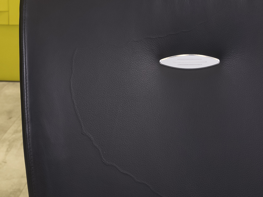 Офисное кресло руководителя на колесах   Чёрный   КРКЧ-12125